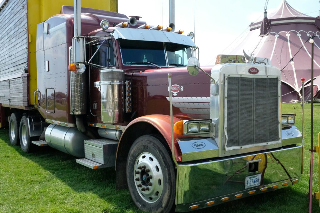 Classic Peterbilt semi truck — how to get your CDL guide